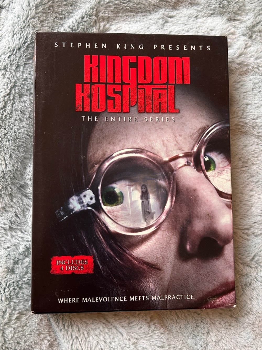 DVD - Stephen King Presents - Kingdom Hospital - Entire series on a 4 disk set